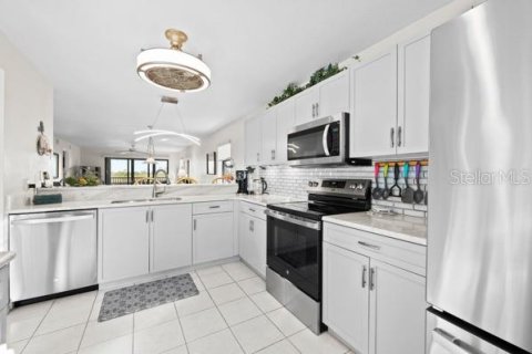 Condo in Punta Gorda, Florida, 2 bedrooms  № 1559656 - photo 5