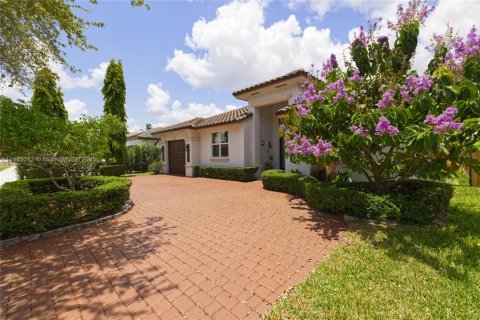 House in Miami, Florida 3 bedrooms, 170.94 sq.m. № 1814294 - photo 7