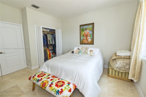 House in Miami, Florida 3 bedrooms, 170.94 sq.m. № 1814294 - photo 30