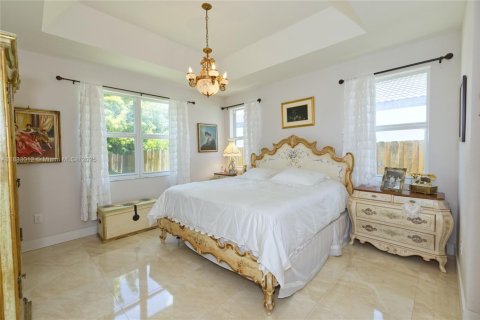 House in Miami, Florida 3 bedrooms, 170.94 sq.m. № 1814294 - photo 18