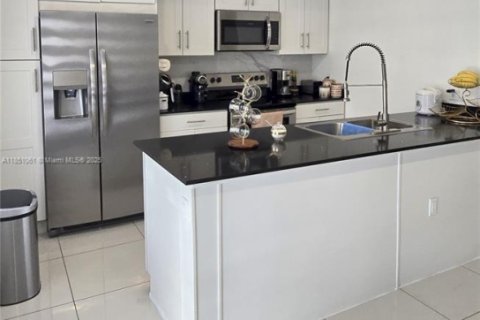 Adosado en venta en Homestead, Florida, 4 dormitorios, 133.22 m2 № 1855277 - foto 4