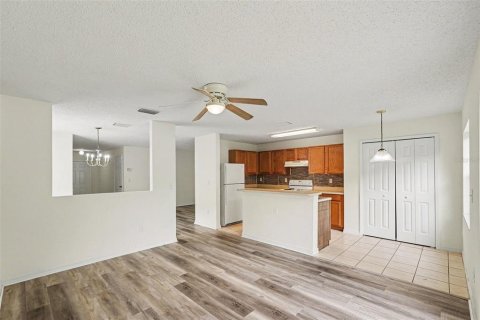 Townhouse in Tampa, Florida 3 bedrooms, 173.54 sq.m. № 2427108 - photo 11