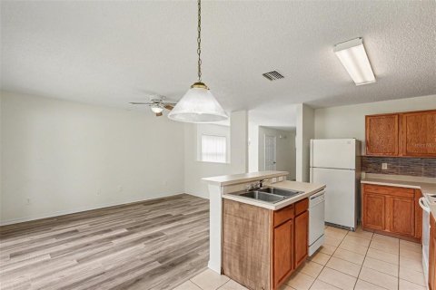 Townhouse in Tampa, Florida 3 bedrooms, 173.54 sq.m. № 2427108 - photo 14