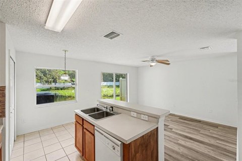 Townhouse in Tampa, Florida 3 bedrooms, 173.54 sq.m. № 2427108 - photo 16
