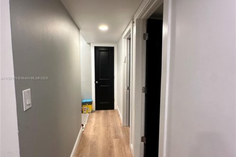 Condominio en alquiler en Pembroke Park, Florida, 3 dormitorios, 79.9 m2 № 2088477 - foto 10