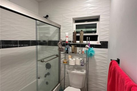 Condominio en alquiler en Pembroke Park, Florida, 3 dormitorios, 79.9 m2 № 2088477 - foto 12