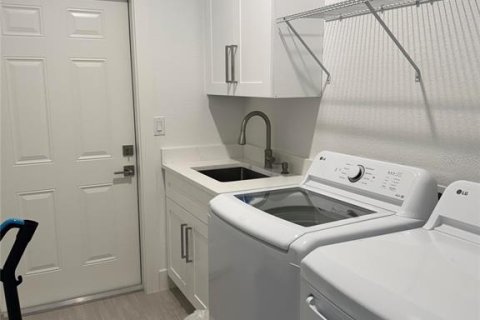 Купить виллу или дом в Порт-Шарлотт, Флорида 8 комнат, 155.15м2, № 2148744 - фото 18