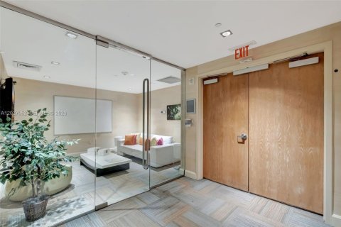 Condominio en venta en Miami, Florida, 2 dormitorios, 102.29 m2 № 2244358 - foto 25