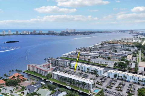 Copropriété à louer à North Palm Beach, Floride: 1 chambre, 79.43 m2 № 2434409 - photo 5
