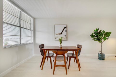 Copropriété à louer à North Palm Beach, Floride: 1 chambre, 79.43 m2 № 2434409 - photo 16