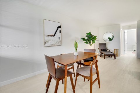 Copropriété à louer à North Palm Beach, Floride: 1 chambre, 79.43 m2 № 2434409 - photo 17