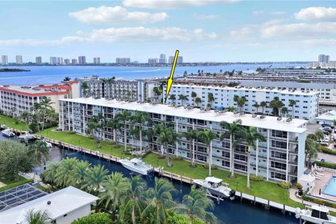 Copropriété à louer à North Palm Beach, Floride: 1 chambre, 79.43 m2 № 2434409 - photo 23