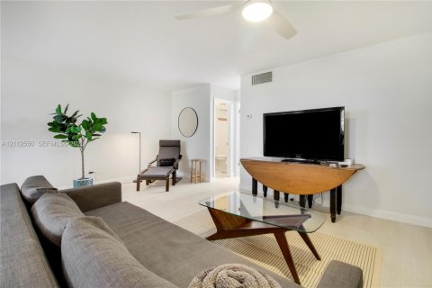 Copropriété à louer à North Palm Beach, Floride: 1 chambre, 79.43 m2 № 2434409 - photo 14