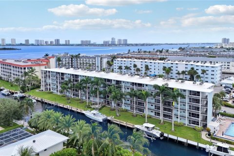 Copropriété à louer à North Palm Beach, Floride: 1 chambre, 79.43 m2 № 2434409 - photo 24