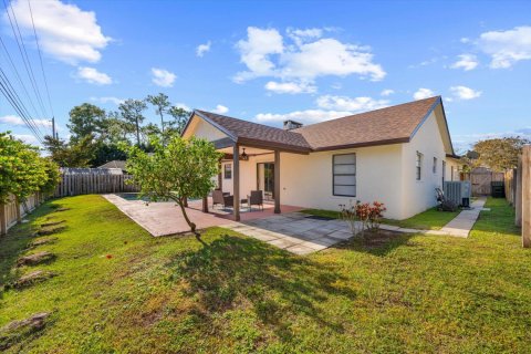 House in Wellington, Florida 4 bedrooms, 168.06 sq.m. № 954711 - photo 1
