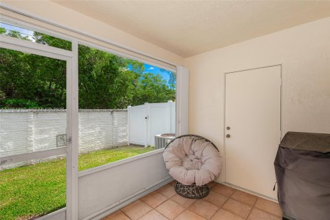 Adosado en venta en Dania Beach, Florida, 2 dormitorios, 103.12 m2 № 2045470 - foto 8