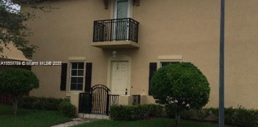 Touwnhouse à Miami, Floride 4 chambres, 165.37 m2 № 1823474