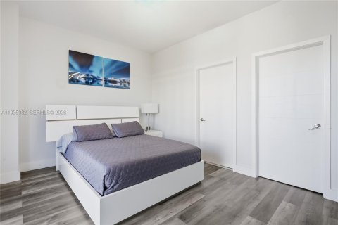 Condo in Miami, Florida, 2 bedrooms  № 1996363 - photo 20