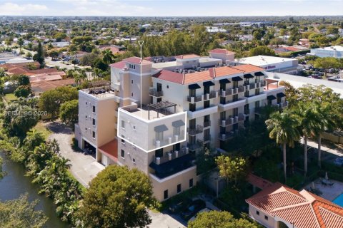 Condo in Miami, Florida, 2 bedrooms  № 1996363