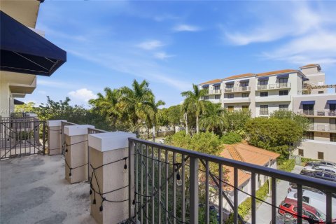 Condo in Miami, Florida, 2 bedrooms  № 1996363 - photo 18