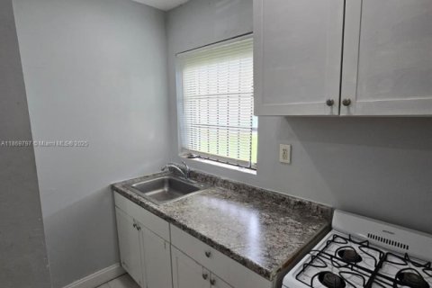 House in Miami, Florida 37.16 sq.m. № 1956752 - photo 6