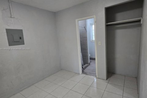 House in Miami, Florida 37.16 sq.m. № 1956752 - photo 4