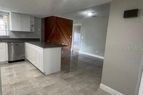 House in Tampa, Florida 4 bedrooms, 180.23 sq.m. № 1865941 - photo 18