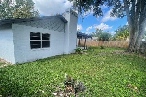 House in Tampa, Florida 4 bedrooms, 180.23 sq.m. № 1865941 - photo 30