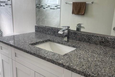 House in Tampa, Florida 4 bedrooms, 180.23 sq.m. № 1865941 - photo 27