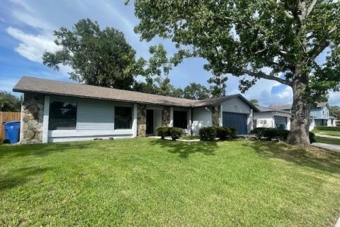 House in Tampa, Florida 4 bedrooms, 180.23 sq.m. № 1865941 - photo 1
