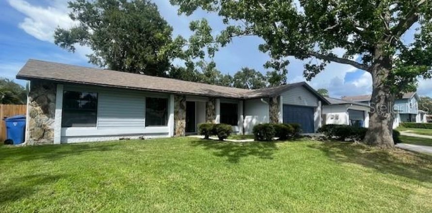 House in Tampa, Florida 4 bedrooms, 180.23 sq.m. № 1865941