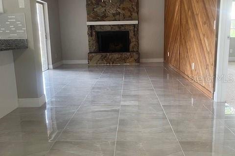 House in Tampa, Florida 4 bedrooms, 180.23 sq.m. № 1865941 - photo 16