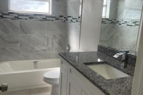 House in Tampa, Florida 4 bedrooms, 180.23 sq.m. № 1865941 - photo 28