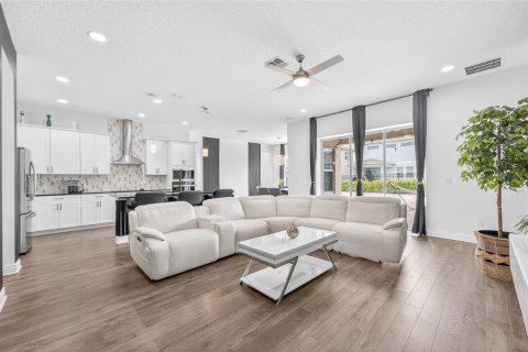 Villa ou maison à vendre à Orlando, Floride: 5 chambres, 332.78 m2 № 2140680 - photo 2