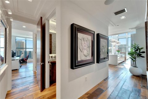 Condo in Saint Petersburg, Florida, 2 bedrooms  № 1902700 - photo 17
