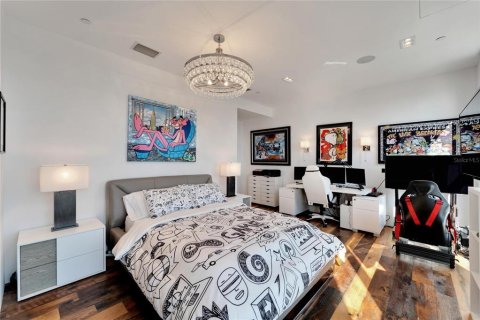 Condo in Saint Petersburg, Florida, 2 bedrooms  № 1902700 - photo 22