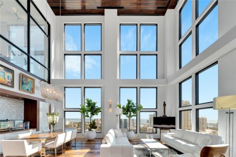 Condo in Saint Petersburg, Florida, 2 bedrooms  № 1902700 - photo 7