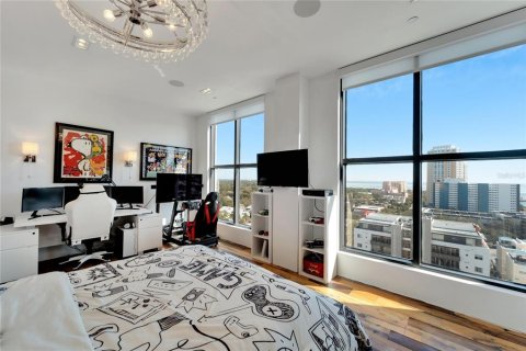 Condo in Saint Petersburg, Florida, 2 bedrooms  № 1902700 - photo 21