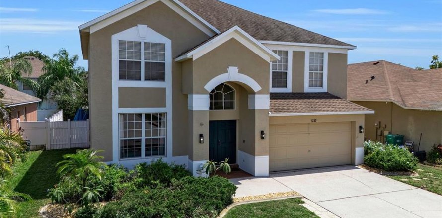 House in Odessa, Florida 4 bedrooms, 228.17 sq.m. № 2220414