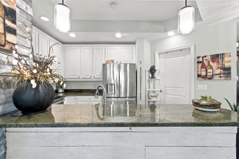 Condo in Tampa, Florida, 2 bedrooms  № 2369382 - photo 10
