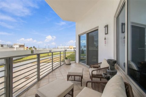 Condo in Tampa, Florida, 2 bedrooms  № 2369382 - photo 21