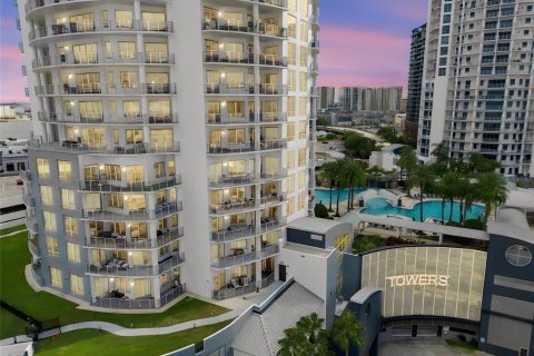 Condo in Tampa, Florida, 2 bedrooms  № 2369382