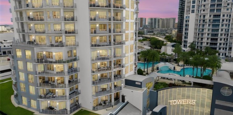 Condo in Tampa, Florida, 2 bedrooms  № 2369382
