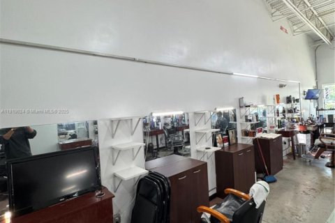 Propiedad comercial en venta en Miramar, Florida № 1779992 - foto 20