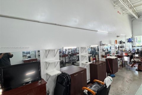 Propiedad comercial en venta en Miramar, Florida № 1779992 - foto 16