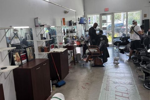 Propiedad comercial en venta en Miramar, Florida № 1779992 - foto 9