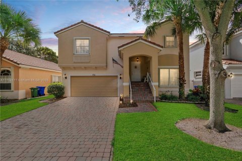 Casa en venta en Pembroke Pines, Florida, 3 dormitorios, 201.41 m2 № 1573182 - foto 1