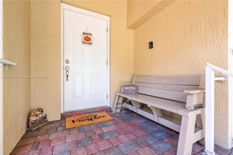 Casa en venta en Pembroke Pines, Florida, 3 dormitorios, 201.41 m2 № 1573182 - foto 3