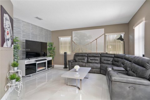Casa en venta en Pembroke Pines, Florida, 3 dormitorios, 201.41 m2 № 1573182 - foto 11