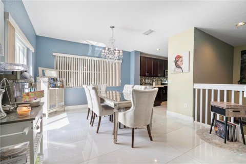 Casa en venta en Pembroke Pines, Florida, 3 dormitorios, 201.41 m2 № 1573182 - foto 5
